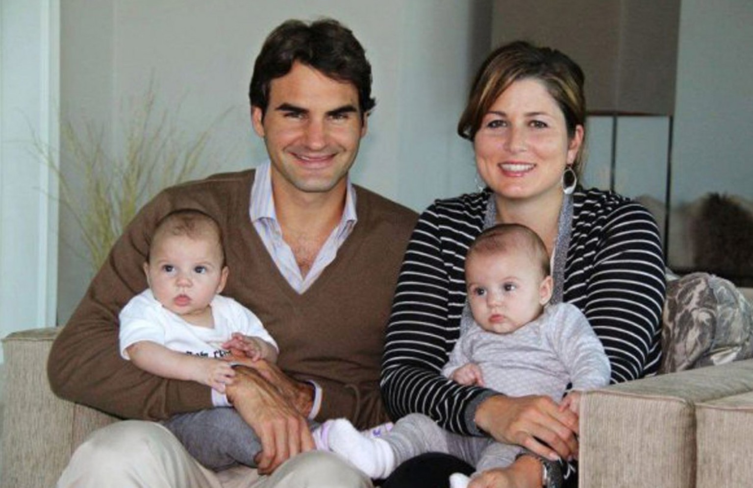 Mirka und Roger Federer mit den Töchtern Myla und Charlene.