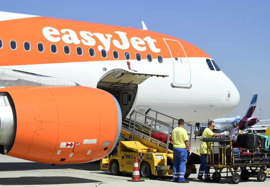 Das erste Easyjet Europe Flugzeug unter OE-Hoheitszeichen ist am Donnerstag, 20. Juli 2017, in Wien-Schwechat gelandet. Die britische Billigfluggesellschaft hat ihre EU-Lizenz aus Oesterreich in der T ...