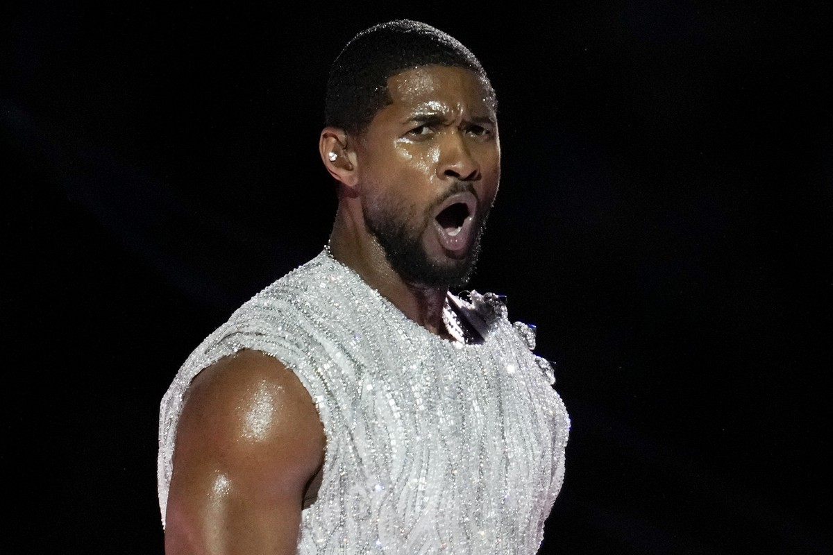 Usher performs during halftime of the NFL Super Bowl 58 football game between the San Francisco 49ers and the Kansas City Chiefs on Sunday, Feb. 11, 2024, in Las Vegas. (AP Photo/Ashley Landis)