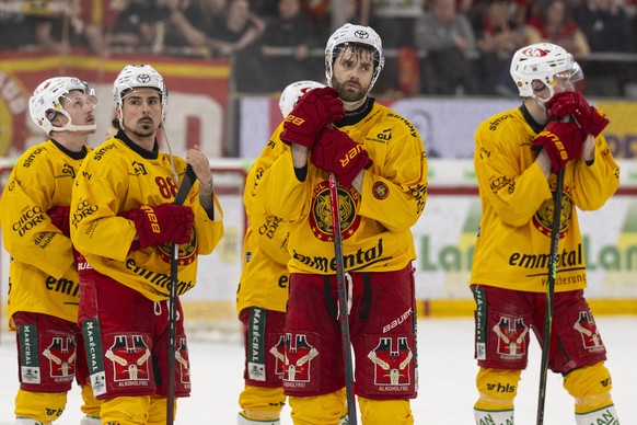 Langnaus Spieler sind enttaeuscht im Spiel der Eishockey National League zwischen EHC Biel-Bienne, EHCB, und SCL Tigers, SCL, am Samstag, 7. Maerz 2026, in Tissot Arena in Biel. (KEYSTONE/Peter Schnei ...