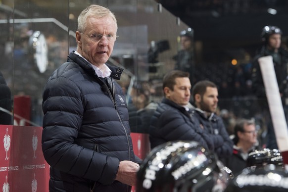 SC Bern Headcoach Kari Jalonen, speaks during the Champions Hockey League group F match between Switzerland&#039;s SC Bern against Vaexjoe Lakers in Bern, Switzerland, this Tuesday, December 5, 2017.  ...