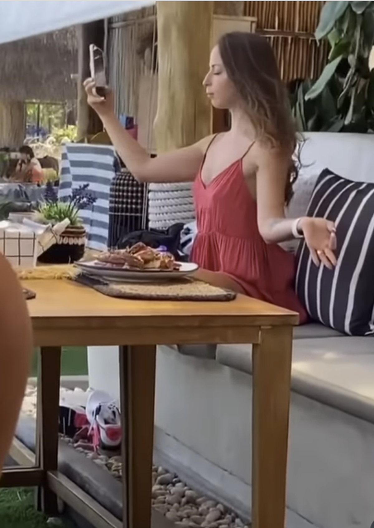 Influencers in the wild