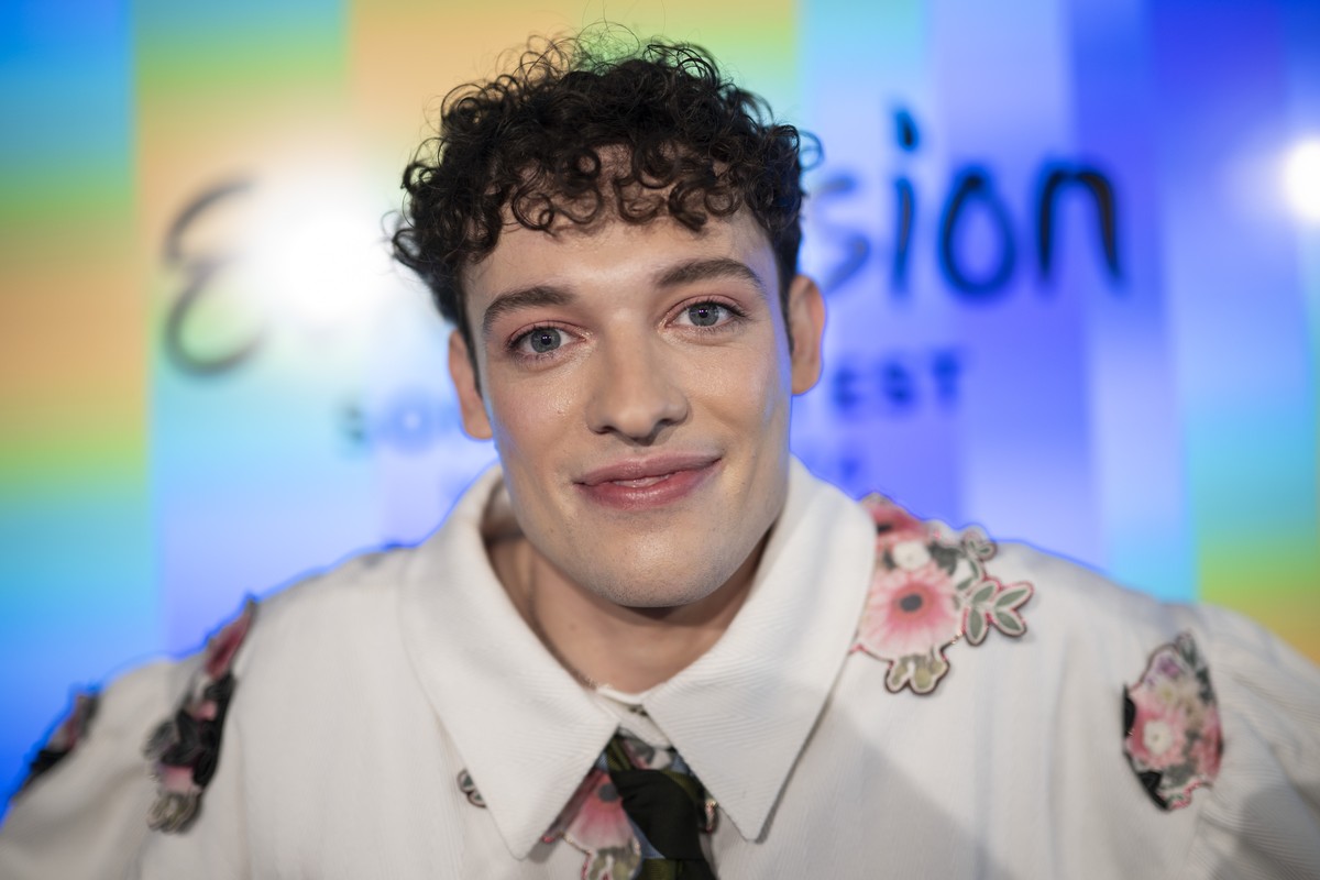 Musiker Nemo vertritt die Schweiz am Eurovision Song Contest, ESC, 2024 in Schweden, aufgenommen am Donnerstag, 29. Februar 2024 in Zuerich. (KEYSTONE/Ennio Leanza)