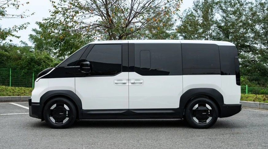 Bitte einsteigen: Hier zeigt sich der PV5 als Kleinbus für bis zu sieben Personen.