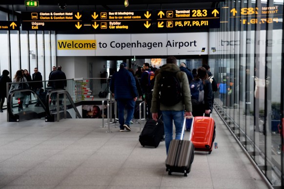 Kastrup/Copenhagen /Denmark/25 March 2023/Travellrs at arrivial and deeparture welcome yo Copenhagen airport in Kastrup.Photo.Francis Joseph Dean/Dean Pictures