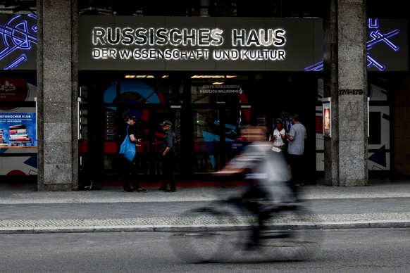epa13205200 The Russian House of Science and Culture is seen following a press conference by German Interior Minister and German Foreign Minister on the drone incident at Leipzig Airport, in Berlin, G ...