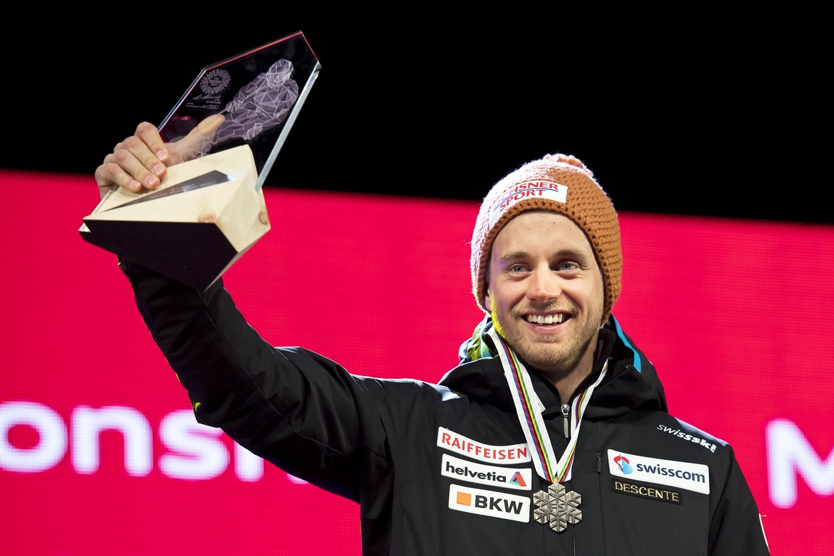 epa05791419 Mauro Caviezel of Switzerland celebrates during the award ceremony after winning the bronze medal in the men's Alpine Combined race at the 2017 FIS Alpine Skiing World Championships i ...