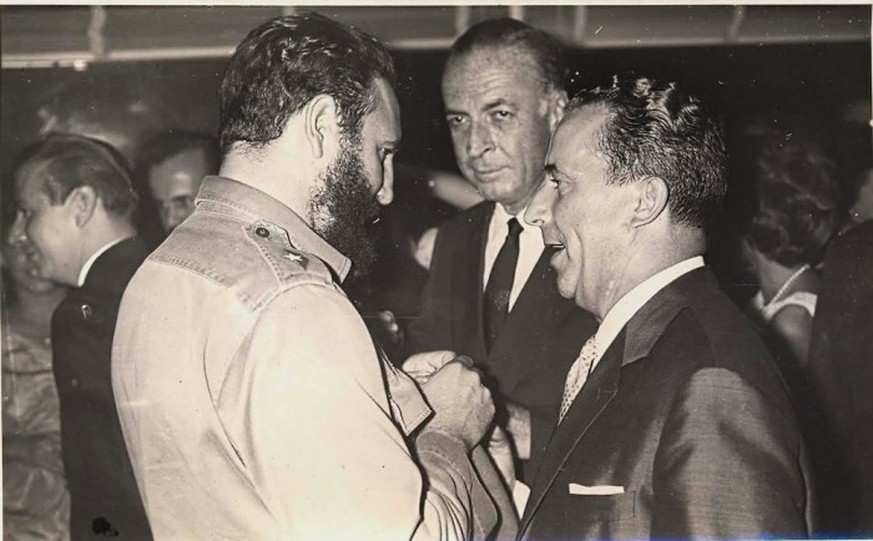 Der richtige Mann zur richtigen Zeit: Emil Stadelhofer (rechts), Schweizer Botschafter in Havanna. Ein Mann, mit dem sich Fidel Castro stundenlang unterhalten konnte.&nbsp;