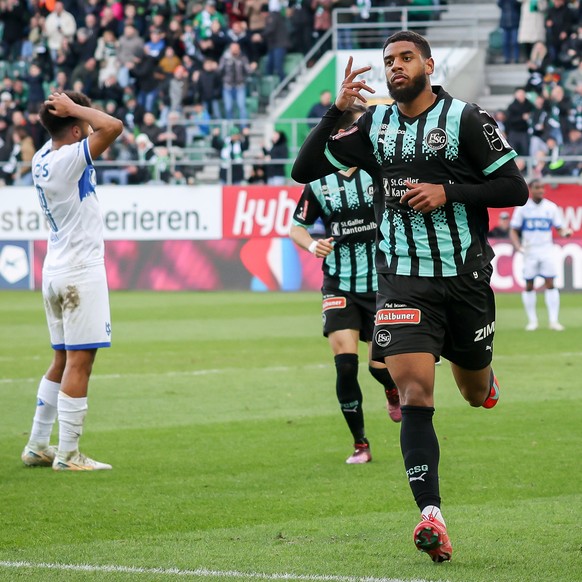 Willem Geubbels (SG) jubelt nach seinem Treffer zum 3:2 waehrend dem Meisterschaftsspiel der Super League zwischen dem FC St. Gallen und dem FC Lausanne Sport am Sonntag, 26. Januar 2025, im Stadion K ...