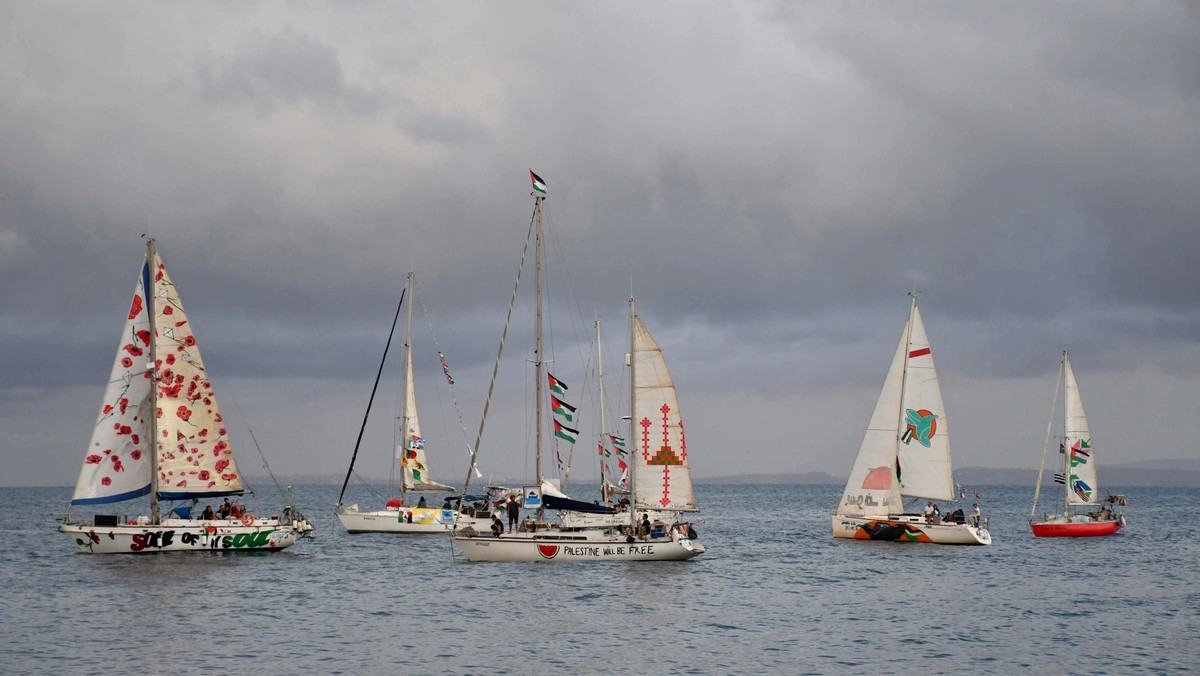 epa12410897 A flotilla of boats leaves the port of San Giovanni Li Cuti in Catania, Sicily, southern Italy, 27 September 2025. The Freedom Flotilla Coalition (FFC) and Thousand Madleens to Gaza (TMTG) ...