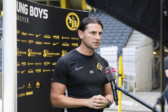 YB Trainer Gerry Seoane beantwortet Fragen von Journalisten waehrend einem Point de Presse am Tag vor dem Auswaertsspiel gegen Sion, am Donnerstag, 30. Juli 2020 im Stadion Wankdorf in Bern. (KEYSTONE ...