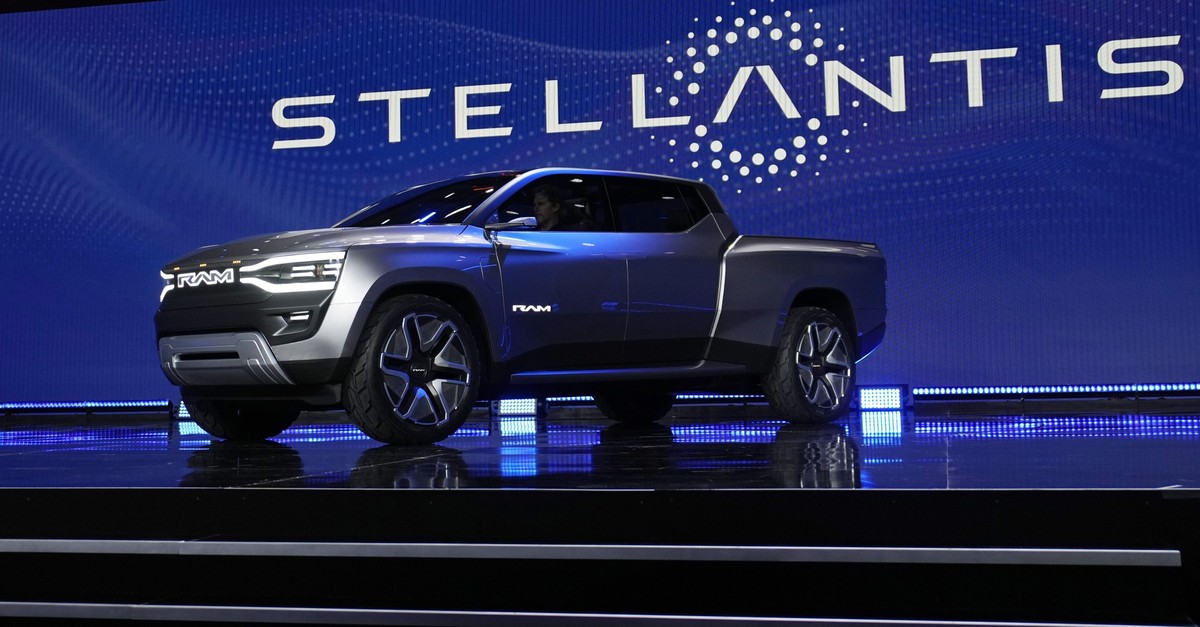 Opel-Mutterkonzern-Stellantis-streicht-E-Autos-in-den-USA-und-setzt-wieder-auf-Verbrenner