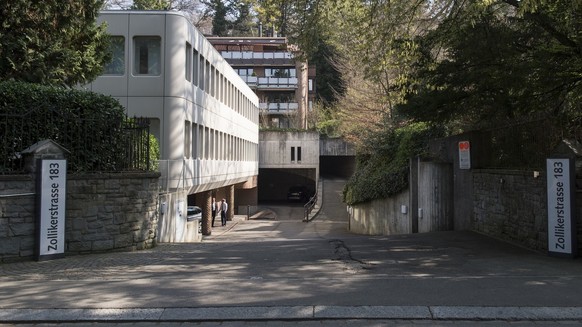 Blick auf den Sitz der Gazprombank an der Zollikerstrasse, aufgenommen am Montag, 4. April 2016 in Zuerich. Hunderte Journalisten aus fast 80 Laendern haben Finanzgeschaefte ueber Briefkastenfirmen au ...
