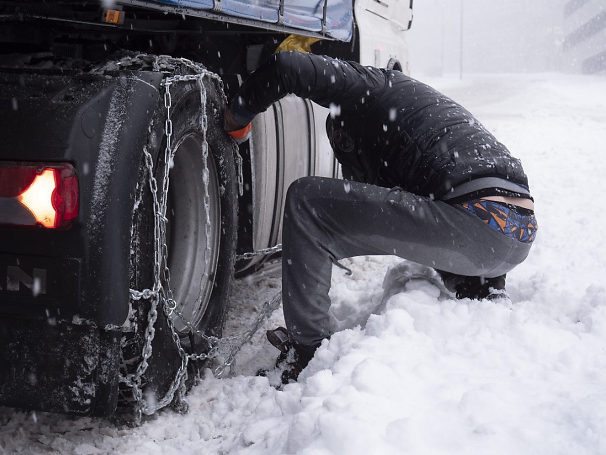 D'importantes chutes de neige ont provoqué des difficultés de circulation vendredi dans les Alpes et en Bourgogne-Franche-Comté (illustration).