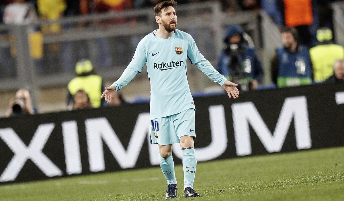 epa06660487 Barcelona's Lionel Messi reacts during Champions League quarter-final second leg soccer match between AS Roma and FC Barcelona at the Olimpico Stadium, Rome, Italy, 10 April 2018. EPA ...