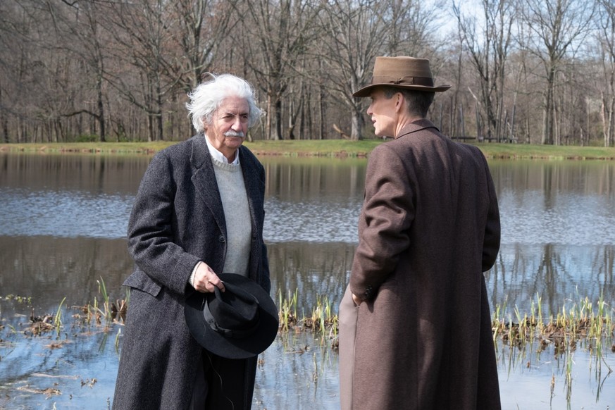 Oppenheimer von Christopher Nolan. Tom Conti als Einstein und Cillian Murphy.