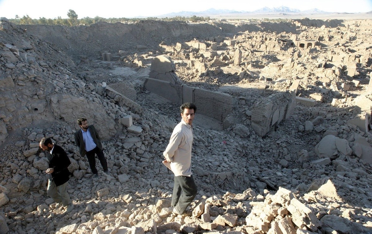 Arg'e Bam, a 2000-year-old site which was one of the main historical centres and tourist attractions in Iran, was destroyed by the 6.3 degree quake which shook the city of Bam in southeast Iran o ...