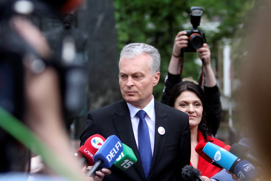 epa07603621 Lithuanian President candidate independent economist Gitanas Nauseda speaks to media after second round of Lithuania&#039;s President elections and the European Parliament elections in Vil ...