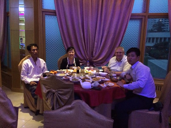 Lächeln im «Reich des Bösen»
Danke Herr Zaugg für den sehr gut geschriebenen Bericht, deckt sich zum grössten Teil mit meinen Eindrücken, war Ende September 2014 für eine Woche dort. Wir haben auch je ...