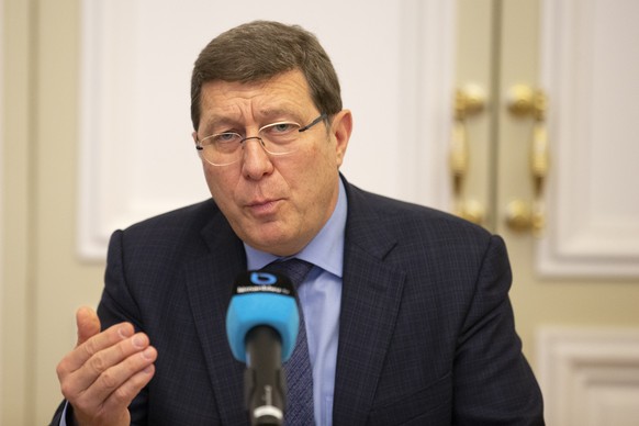 Mauro Poggia, conseiller dﾕEtat genevois, annonce les mesures prise sur les fetes de fin dﾕannee concernant le coronavirus COVID-19, lors dﾕune conference de presse a lﾕissue de sa seance extraordinai ...