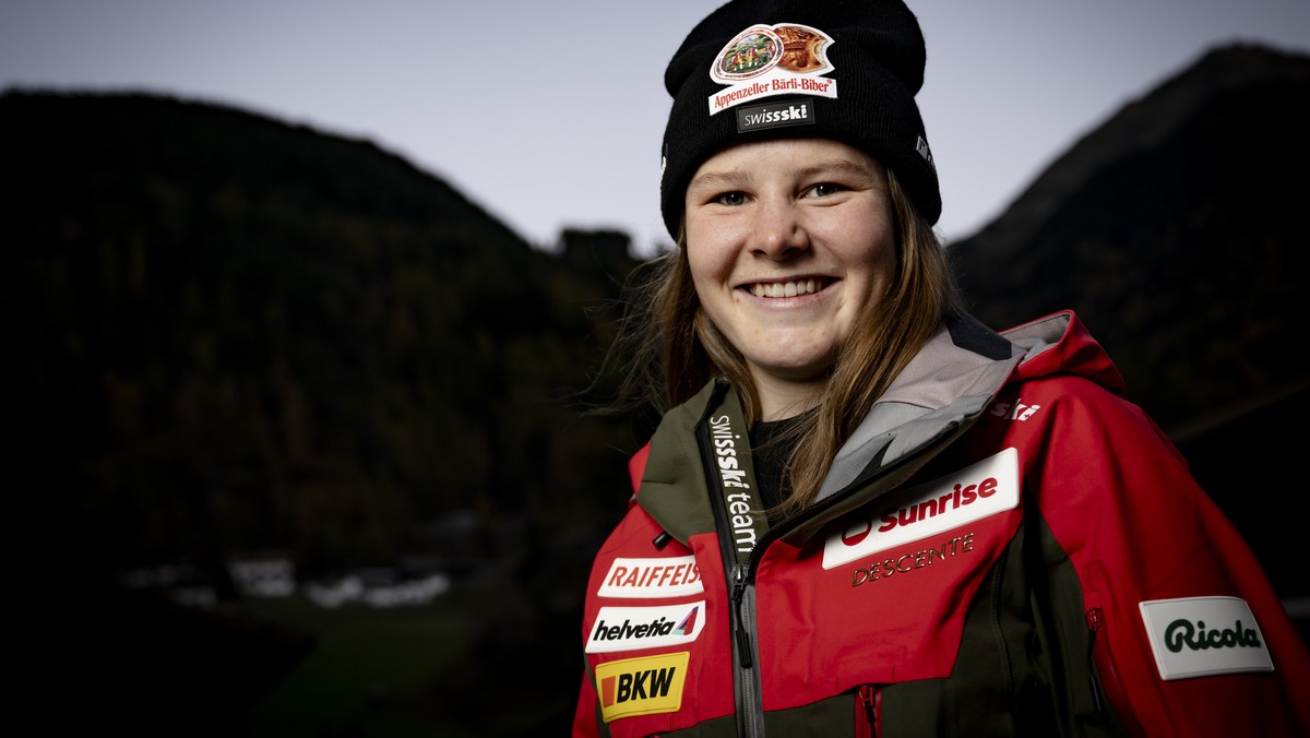 Skiracer Stefanie Grob of Switzerland poses during a press conference at the FIS Alpine Skiing World Cup season opener, in Soelden, Austria, Thursday, October 24, 2024. (KEYSTONE/Jean-Christophe Bott)