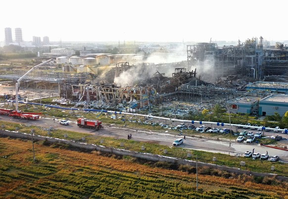 epa12138871 Rescuers work at the explosion site of a chemical company in the city of Gaomi, east China&#039;s Shandong Province, 27 May 2025. An explosion occurred at the workshop of a chemical compan ...