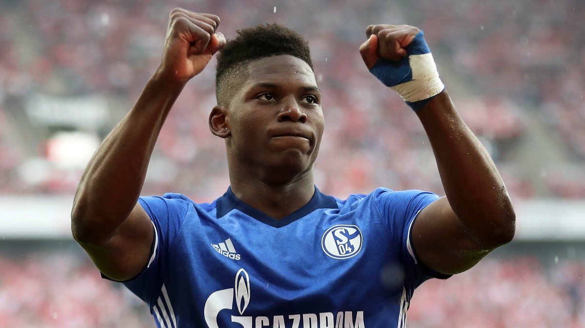 epa06685660 Schalke's Breel Embolo celebrates after scoring the 1-0 lead during the German Bundesliga soccer match between FC Cologne and FC Schalke 04 in Cologne, Germany, 22 April 2018. EPA/FRI ...