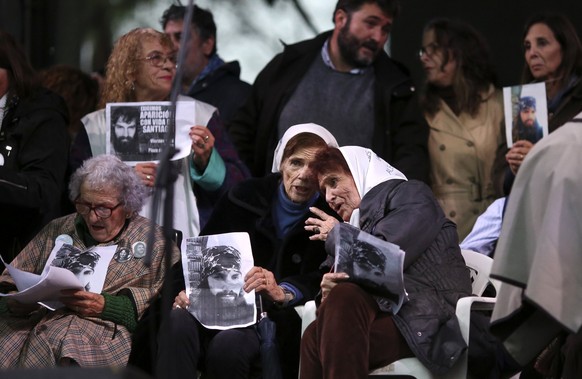 epa06139235 Members of the Madres de la Plaza de Mayo participate in a gathering in the Plaza de Mayo, in Buenos Aires, Argentina, 11 August 2017. The aim of the demonstration is to protest the disapp ...