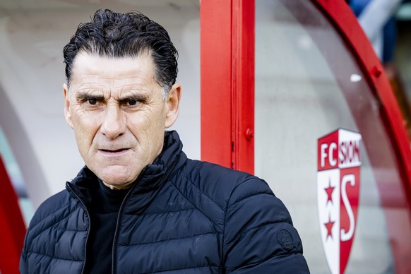 L&#039;entraineur Didier Tholot (SIO) reagit lors de la rencontre de football de Super League entre FC Sion et FC Luzern le dimanche 10 novembre 2024 au stade de Tourbillon a Sion. (KEYSTONE/Jean-Chri ...