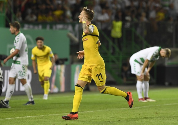 epa06960979 Dortmund&#039;s Marco Reus celebrate after scoring the 2-1 lead during the German DFB Cup 1st Round soccer match between SpVgg Greuther Fuerth and Borussia Dortmund in Fuerth, Germany, 20  ...