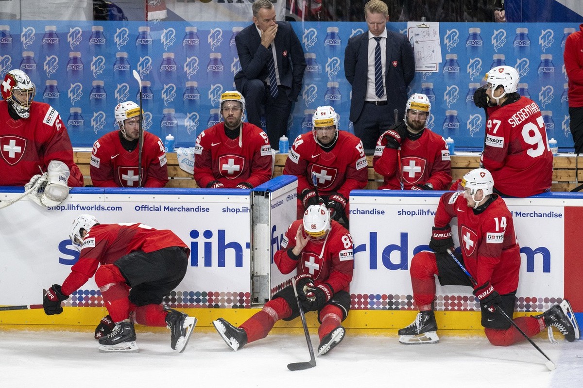 Switzerland?s player are disapointed during the Ice Hockey World Championship final match between Switzerland and Czech Republic in Prague at the O2 Arena, Czech Republic, on Sunday, May 26, 2024. (KE ...
