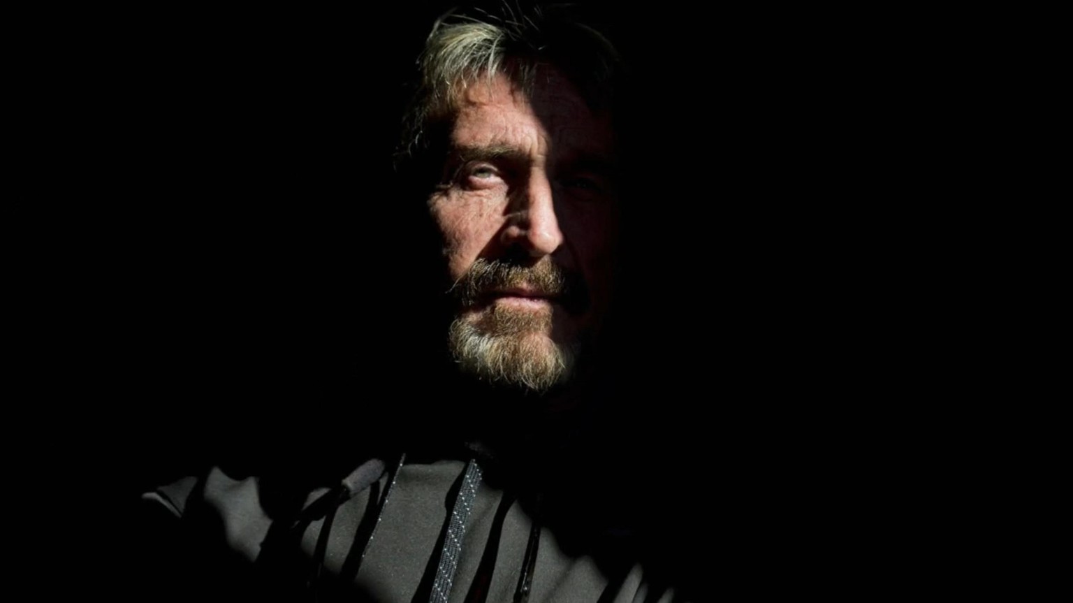 Wer war John McAfee? Er war vor allem zwei Dinge: charismatisch und undurchsichtig.