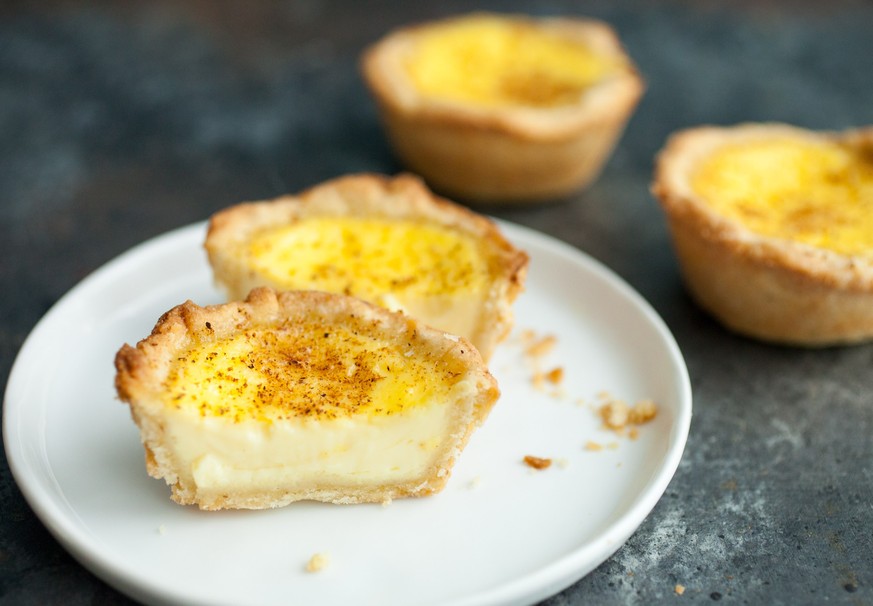 custard tarts englisch vanille törtchen essen food dessert https://parekampunginggris.co/2018/03/18/makanan-lezat-khas-di-inggris-2/