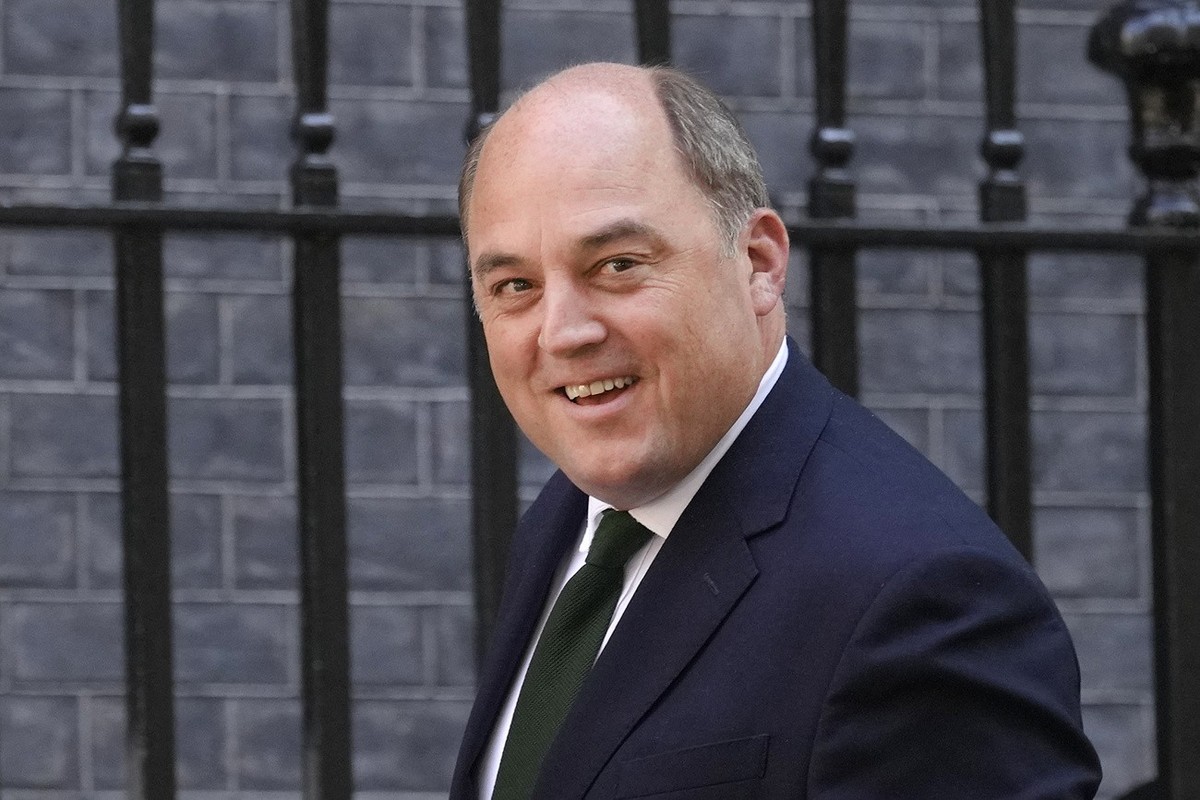 Le secrétaire d'État britannique à la Défense, Ben Wallace, arrive pour une réunion du cabinet au 10 Downing Street à Londres, mardi 7 juin 2022.