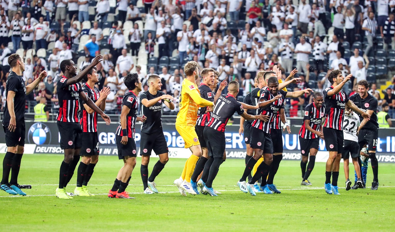 epa07752550 Eintracht Frankfurt players celebrate after the UEFA Europa League second qualifying round, second leg soccer match between Eintracht Frankfurt and FC Flora Tallinn in Frankfurt Main, Germ ...