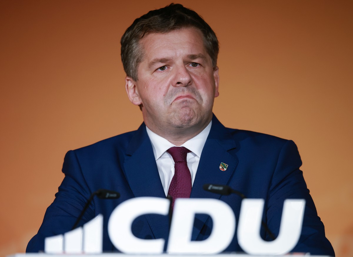 epaselect epa13217616 Saxony-Anhalt's State Premier Sven Schulze gives a speech during a Christian Democratic Union (CDU) election party following Saxony-Anhalt state election, in Magdeburg, Germ ...