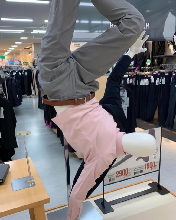 Breakdance Pose Schuafensterpuppe