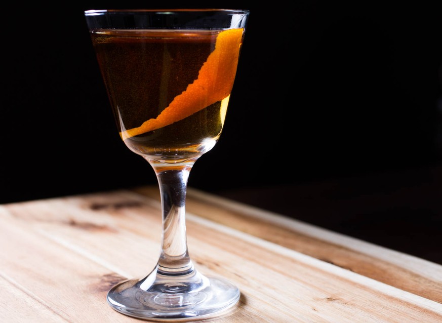 rob roy cocktail whisky vermouth http://www.seriouseats.com/recipes/2010/02/rob-roy-scotch-whisky-vermouth-recipe.html