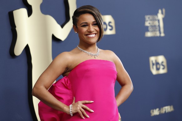 epa09790437 Ariana DeBose poses on the red carpet during the 28th Screen Actors Guild Awards at the at the Barker Hangar in Santa Monica, California, USA, 27 February 2022. EPA/CAROLINE BREHMAN