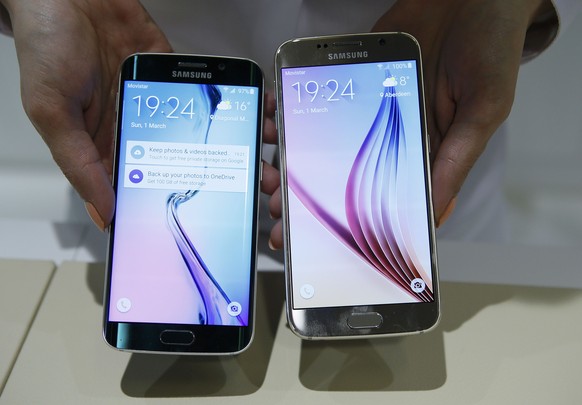 Das Galaxy S6 und S6 Edge (links) sind&nbsp;ab dem 10. April erhältlich.
