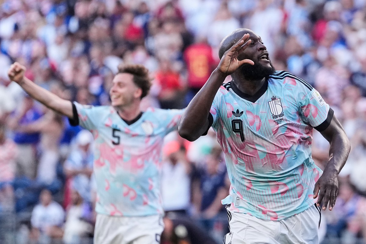 Belgium's Romelu Lukaku (9) celebrates after scoring his team's fourth goal during the World Cup round of 16 soccer match between the United States and Belgium in Seattle, Monday, July 6, 20 ...