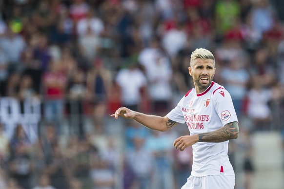 Le milieu valaisan Valon Behrami, lors de la rencontre de football de Super League entre le FC Sion et le FC Basel 1893 ce vendredi 19 juillet 2019 au stade de Tourbillon a Sion. (KEYSTONE/Jean-Christ ...