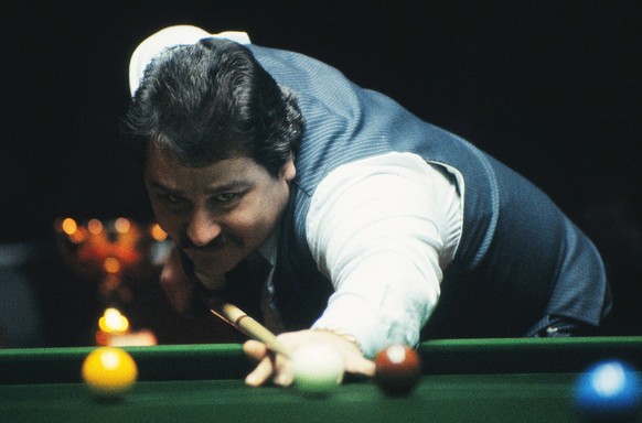Bildnummer: 06450502 Datum: 27.03.1985 Copyright: imago/Colorsport
Snooker - Benson and Hedges Masters - Wembley Conference Centre Bill Werbeniuk (Canada), in the 1st round at the Benson and Hedges M ...
