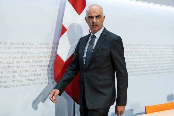 Bundesrat Alain Berset erscheint an einer Medienkonferenz zur Aenderung des Bundesgesetzes ueber die Alters- und Hinterlassenenversicherung (AHV 21), am Montag, 27. Juni 2022, in Bern. (KEYSTONE/Peter ...