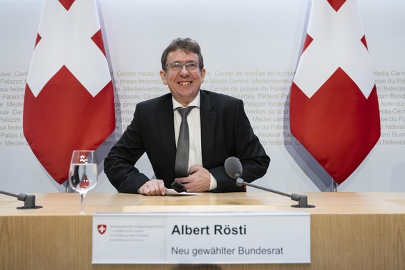 Der neugewaehlte Bundesrat Albert Roesti, SVP-BE, spricht nach seiner Wahl an einer Medienkonferenz, am Mittwoch, 7. Dezember 2022, in Bern. (KEYSTONE/Peter Schneider)