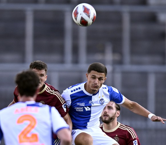 Der Grasshopper Elmin Rastoder beim Fussballspiel der Super League Grasshopper Club Zuerich gegen Servette FC im Stadion Letzigrund in Zuerich am Samstag, 22. Juli 2023. (KEYSTONE/Walter Bieri)