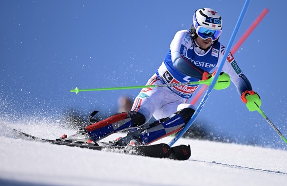 epa11225300 Henrik Kristoffersen of Norway in action during the 1st run of the Men&#039;s Slalom race at the FIS Alpine Skiing World Cup finals in Saalbach Hinterglemm, Austria, 17 March 2024. EPA/CHR ...
