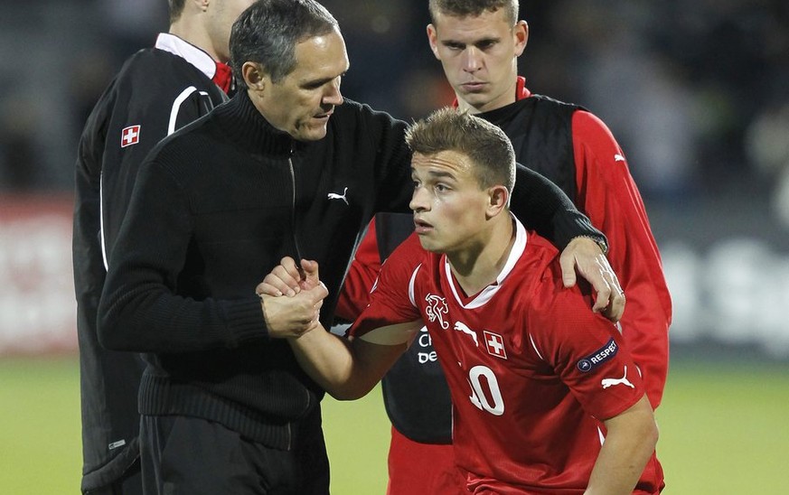 Pierluigi Tami an der U21-EM 2011 mit Xherdan Shaqiri und Fabian Frei.