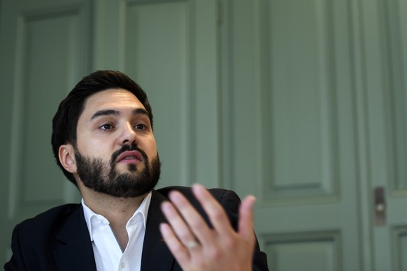 Cedric Wermuth, Nationalrat AG, Vizepraesident der SP-Bundeshausfraktion, spricht waehrend einer SP-Medienkonferenz ueber den 6-Punkte-Plan zur Gleichstellungspolitik, am Dienstag, 21. Mai 2019 im PRO ...