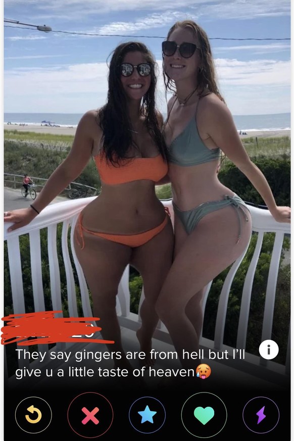 photoshop fail

https://www.reddit.com/r/PhotoshopFails/comments/uuvyvi/good_lord_the_thickness/